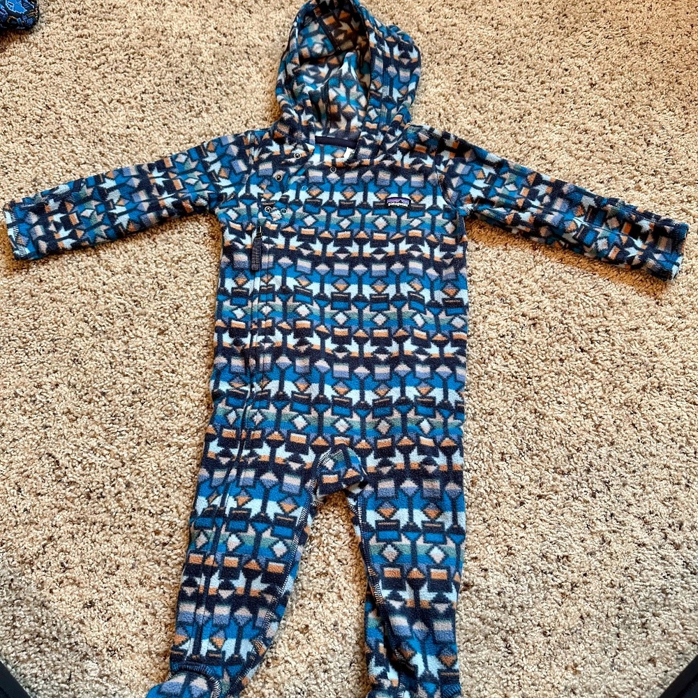Infant Patagonia bunting
